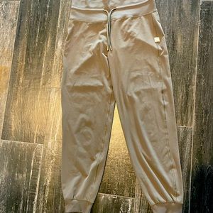 Vuori Olive Green (Oregano) Daily Jogger